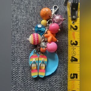 BEACHY & COLORFUL KEYCHAIN